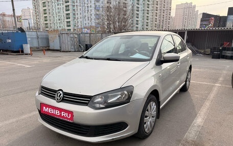 Volkswagen Polo VI (EU Market), 2011 год, 550 000 рублей, 1 фотография