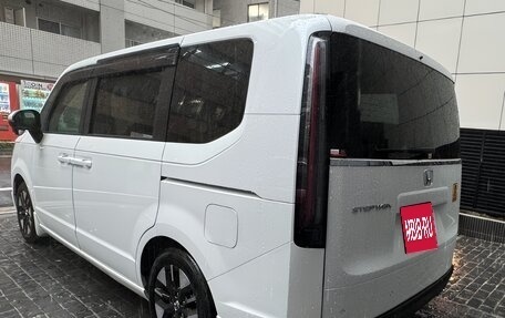 Honda Stepwgn, 2023 год, 2 400 000 рублей, 6 фотография