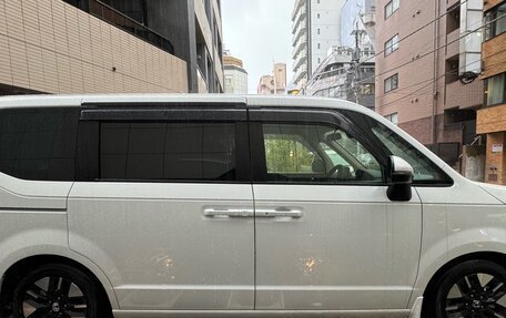 Honda Stepwgn, 2023 год, 2 600 000 рублей, 4 фотография