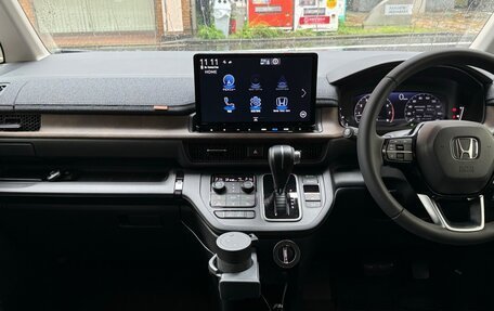 Honda Stepwgn, 2023 год, 2 600 000 рублей, 10 фотография