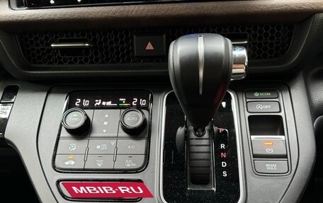 Honda Stepwgn, 2023 год, 2 600 000 рублей, 22 фотография