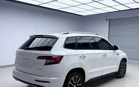 Skoda Karoq I, 2022 год, 1 720 000 рублей, 4 фотография