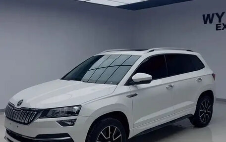 Skoda Karoq I, 2022 год, 1 720 000 рублей, 2 фотография