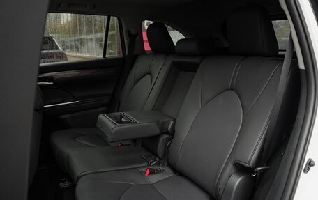 Toyota Highlander, 2025 год, 5 850 000 рублей, 29 фотография