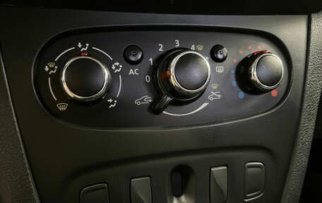 Renault Logan II, 2014 год, 599 000 рублей, 15 фотография