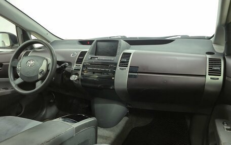 Toyota Prius, 2004 год, 430 000 рублей, 12 фотография