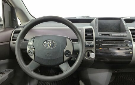 Toyota Prius, 2004 год, 430 000 рублей, 11 фотография