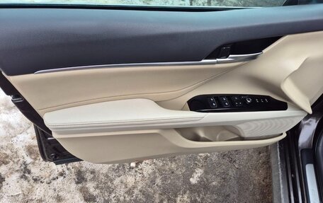 Toyota Camry, 2018 год, 3 050 000 рублей, 1 фотография