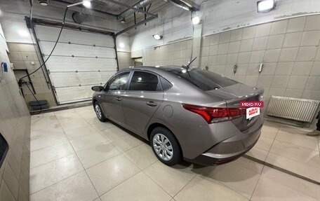 Hyundai Solaris II рестайлинг, 2022 год, 1 750 000 рублей, 4 фотография