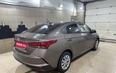 Hyundai Solaris II рестайлинг, 2022 год, 1 750 000 рублей, 5 фотография