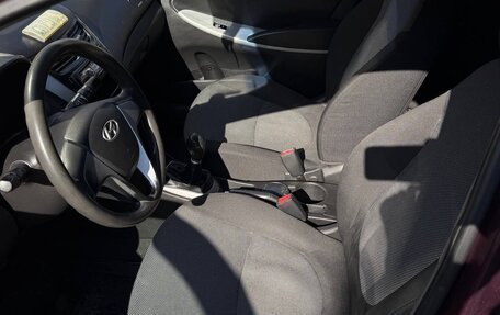 Hyundai Solaris II рестайлинг, 2011 год, 420 000 рублей, 9 фотография