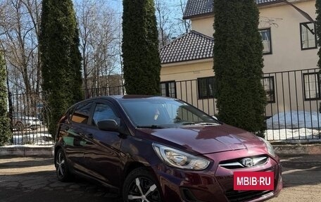 Hyundai Solaris II рестайлинг, 2011 год, 420 000 рублей, 2 фотография