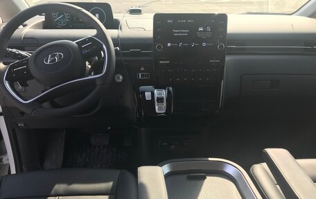 Hyundai Staria, 2022 год, 3 900 000 рублей, 5 фотография