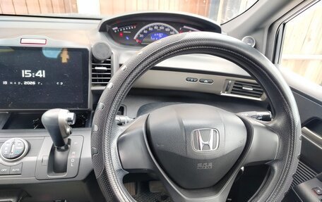 Honda Freed I, 2010 год, 1 098 000 рублей, 19 фотография