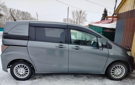 Honda Freed I, 2010 год, 1 098 000 рублей, 23 фотография
