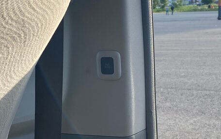 Toyota Sienna III, 2011 год, 1 999 999 рублей, 5 фотография