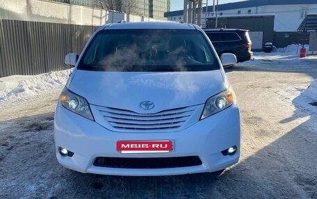 Toyota Sienna III, 2011 год, 1 999 999 рублей, 18 фотография