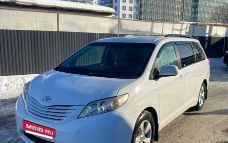 Toyota Sienna III, 2011 год, 1 999 999 рублей, 15 фотография