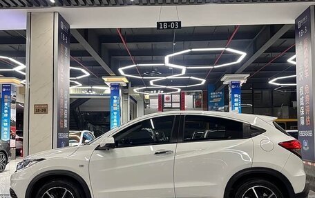 Honda Vezel, 2020 год, 1 680 000 рублей, 5 фотография