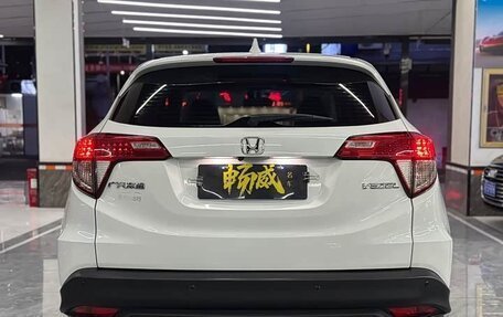 Honda Vezel, 2020 год, 1 680 000 рублей, 4 фотография