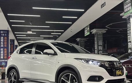 Honda Vezel, 2020 год, 1 680 000 рублей, 6 фотография