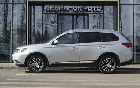 Mitsubishi Outlander III рестайлинг 3, 2016 год, 1 995 000 рублей, 2 фотография