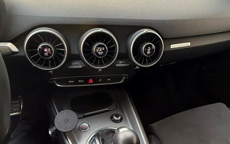 Audi TT, 2018 год, 4 000 000 рублей, 21 фотография