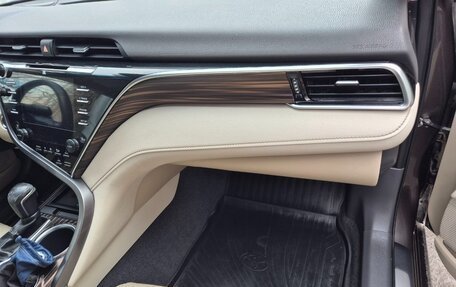 Toyota Camry, 2018 год, 3 050 000 рублей, 9 фотография