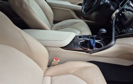 Toyota Camry, 2018 год, 3 050 000 рублей, 10 фотография