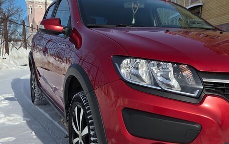 Renault Sandero II рестайлинг, 2014 год, 930 000 рублей, 2 фотография