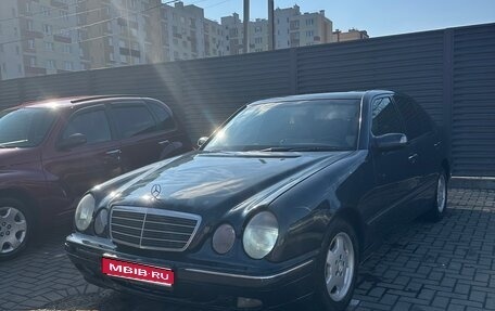 Mercedes-Benz E-Класс, 2001 год, 420 000 рублей, 1 фотография