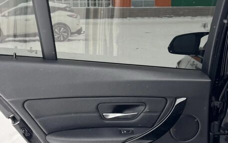 BMW 3 серия, 2018 год, 1 950 000 рублей, 14 фотография