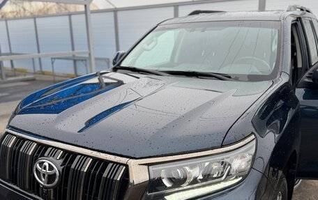 Toyota Land Cruiser Prado 150 рестайлинг 2, 2021 год, 7 100 000 рублей, 6 фотография