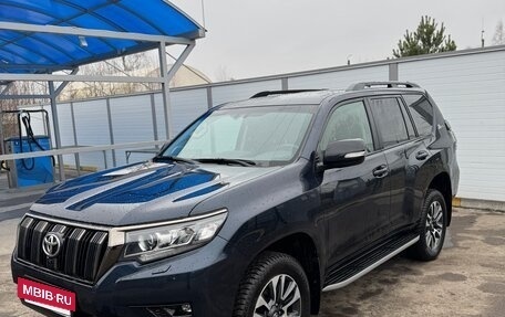 Toyota Land Cruiser Prado 150 рестайлинг 2, 2021 год, 7 100 000 рублей, 4 фотография