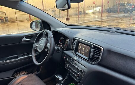 KIA Sportage IV рестайлинг, 2018 год, 2 000 000 рублей, 3 фотография