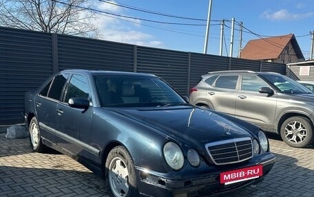 Mercedes-Benz E-Класс, 2001 год, 420 000 рублей, 3 фотография