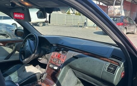 Mercedes-Benz E-Класс, 2001 год, 420 000 рублей, 10 фотография