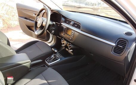 KIA Rio IV, 2019 год, 1 000 000 рублей, 9 фотография