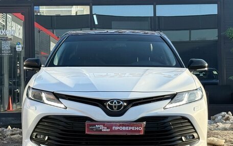 Toyota Camry, 2018 год, 2 400 000 рублей, 4 фотография