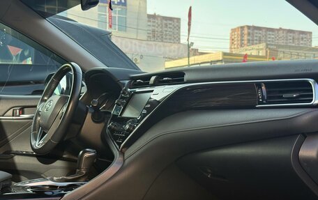 Toyota Camry, 2018 год, 2 400 000 рублей, 16 фотография