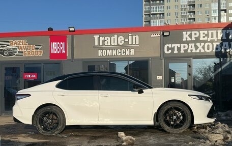 Toyota Camry, 2018 год, 2 400 000 рублей, 13 фотография