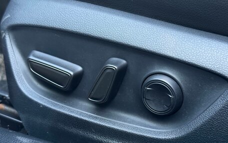 Toyota Camry, 2018 год, 2 400 000 рублей, 30 фотография