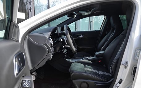 Mercedes-Benz GLA, 2017 год, 2 990 000 рублей, 11 фотография