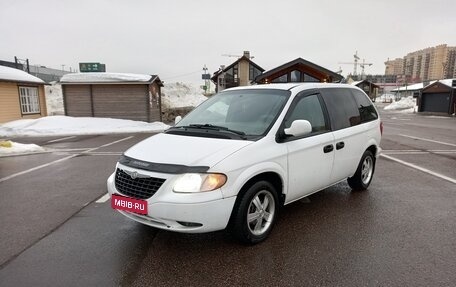 Chrysler Voyager IV, 2001 год, 325 000 рублей, 1 фотография