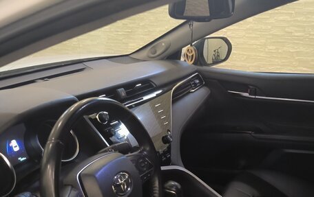 Toyota Camry, 2019 год, 2 980 000 рублей, 2 фотография