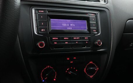 Volkswagen Jetta VI, 2015 год, 1 089 000 рублей, 10 фотография