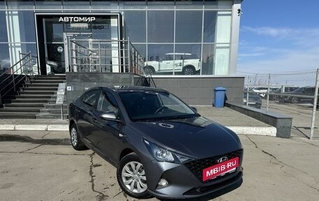 Hyundai Solaris II рестайлинг, 2021 год, 1 690 000 рублей, 3 фотография