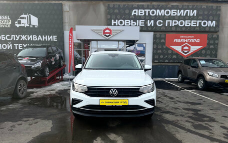 Volkswagen Tiguan II, 2021 год, 2 650 000 рублей, 2 фотография
