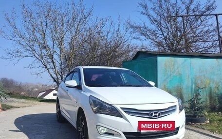 Hyundai Solaris II рестайлинг, 2015 год, 1 200 000 рублей, 2 фотография