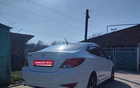 Hyundai Solaris II рестайлинг, 2015 год, 1 200 000 рублей, 4 фотография